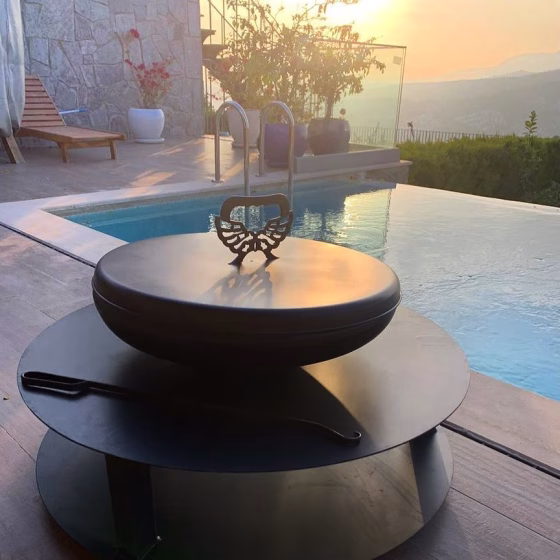 Modern Fumolio Fuji fire pit with BBQ grill option – outdoor fireplace ambiance