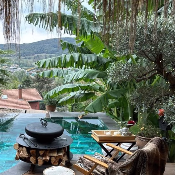 Fumolio Fuji fire pit in a contemporary outdoor lounge